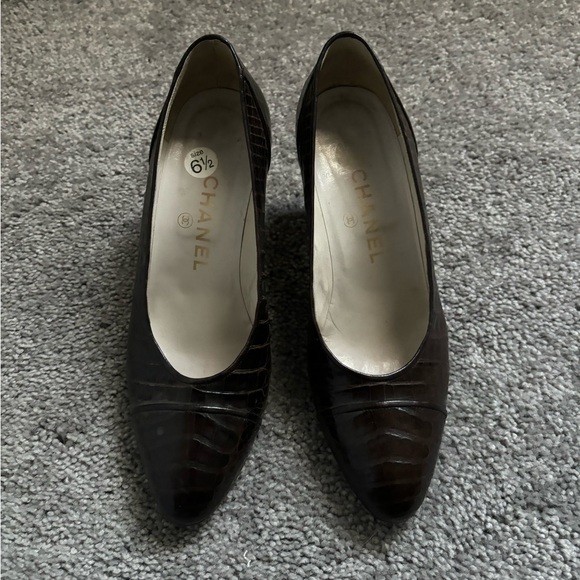 Vintage CHANNEL | Heals | Reptile Print Pumps Size 6 1/2 - Picture 1 of 1